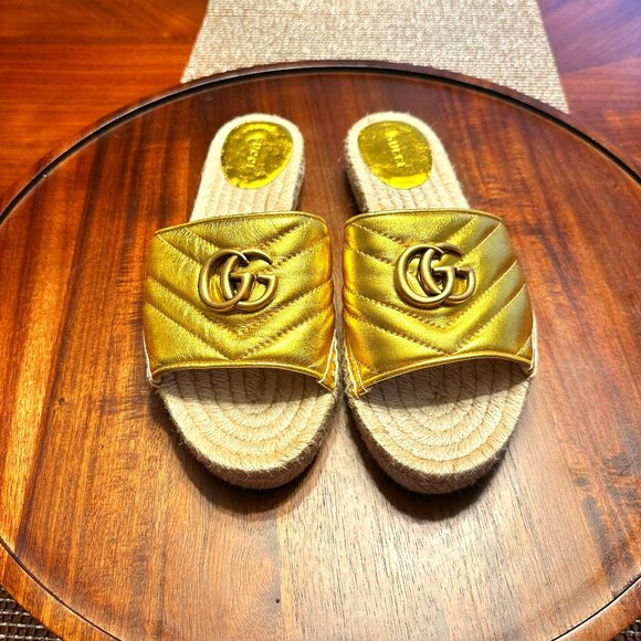 Gorgeous Gold Gucci Sandals - Picture 1 of 4